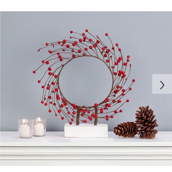 [Pottery Barn] Faux Berry Wreath with Stand - Picture 2 of 6